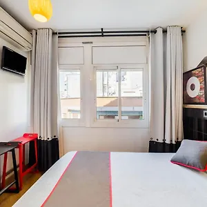 hostal-athenas-barcelona.catalonia-hotels.com/